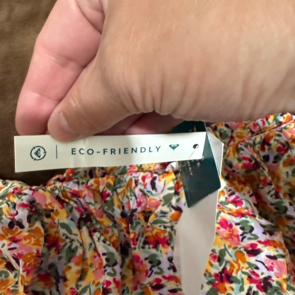 NWT woman’s size large Roxy off the shoulder shorts romper - Picture 4 of 16